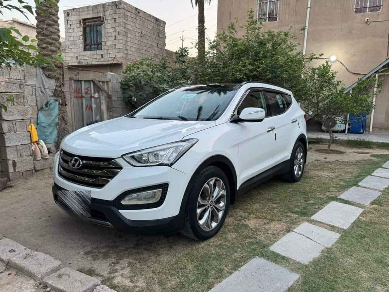 موديل ٢٠١٣ خليجي كويتي ٦ سلندر فول رقم بغداد باسمي بيها نص دعامية أماميه صبغ وتكيل باب الصدر المكينه فقط مبدل كازكيت لارواجز ولا تنقيص عليها أدامة كامله من الصدر ومنظومة البانزين ممشى السيارة ١٤٧ الف *********** ديالى الخالص
