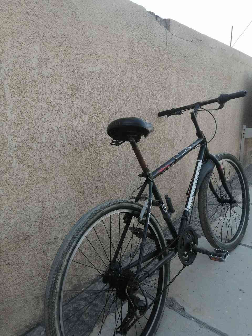 سلام عليكم بايسكل حجم 26 نضيف مكاني بغداد سعره 75وبي مجال رقم التلفون *********** للاسفسار مستعجل على بيعته
