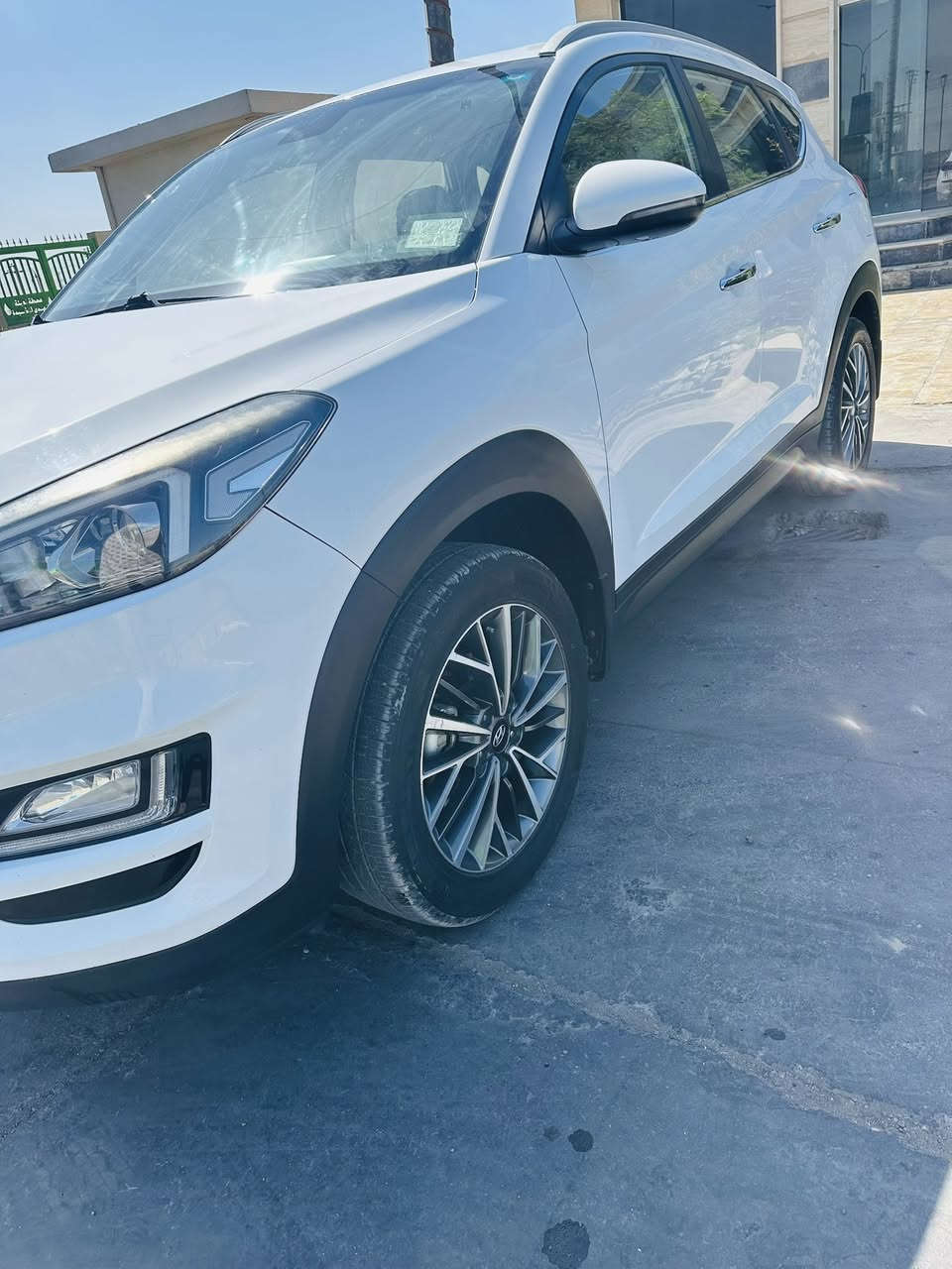 السلام عليكم توسان للبيع 19 كاصد اصلي حساسات امامي خلفي بغداد بسمي بدون صبغ فقط بارد صندوق بنيد *********** سعر 198 بيها مجال عنوان بغداد ناحية الوحده بسمايه
