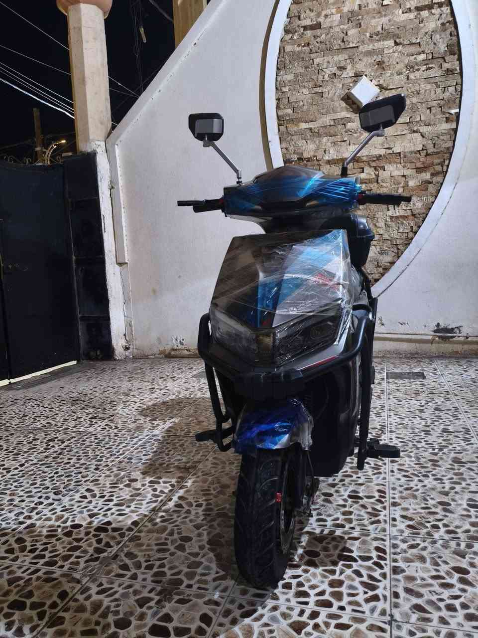 السلام عليكم موطور شحن للبيع ماسه شبح موطور بعده جديد بطاريات 11/5 ونص بعده نضيف وجديد اربع سرع سرعه 99 موديل 25 زنون عالي ناصي سعر 600 وبي مجال بسيط للتفاصيل أكثر *********** رجاءً الي ميشتري ليعلق ولا يراسل
