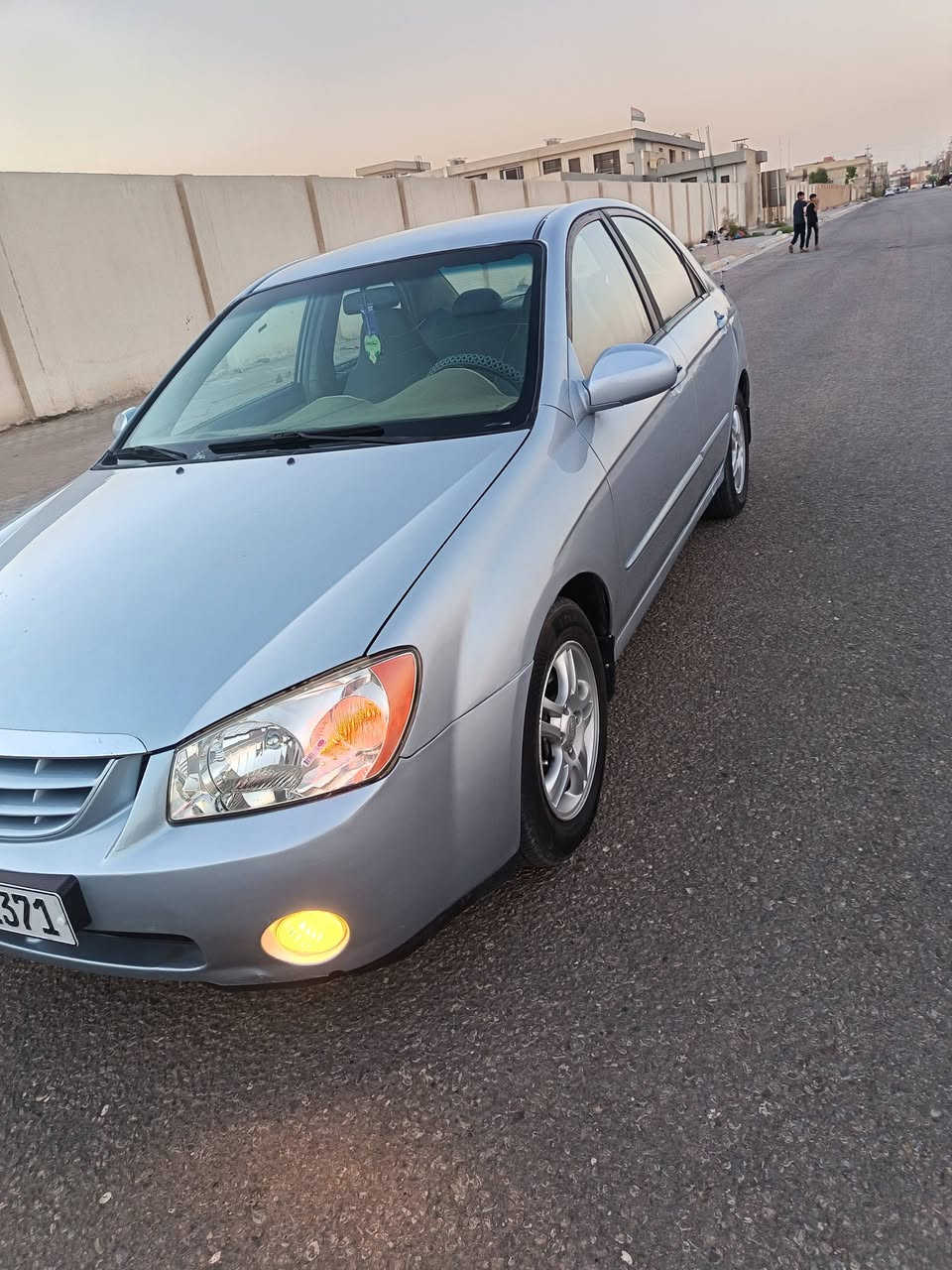 اسبكتره مديل 2006 محرك 2000 وكير حداديه و تخم تاير جديد سياره نضيفة حادثه بصيط بخشم الجاملغ المامي  مصبوغه جماليه السعر 72 العنوان كربلاء حي العامل (***********) (***********)
