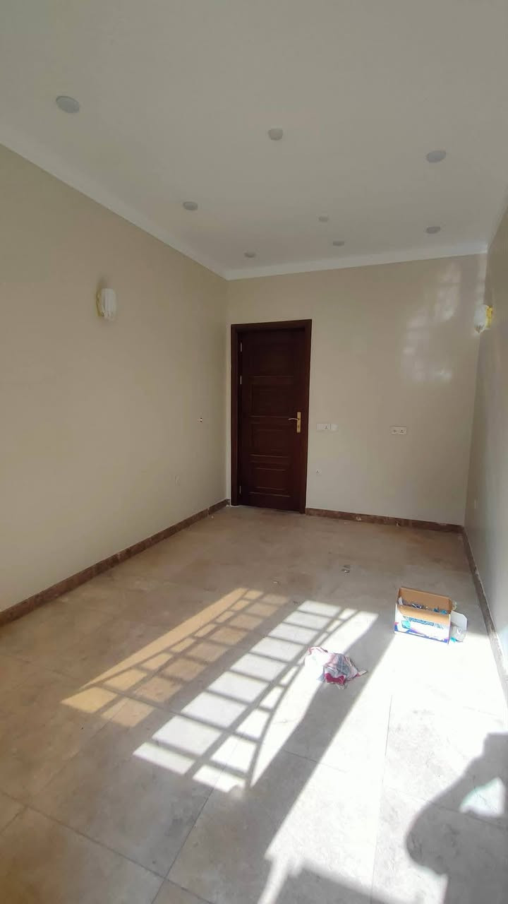 صباغ درجه اولى
اصباغ ديكور سقوف ثانويه انواع الصباغ

والديكور وتصليح الرطوبه 
بغداد ***********
