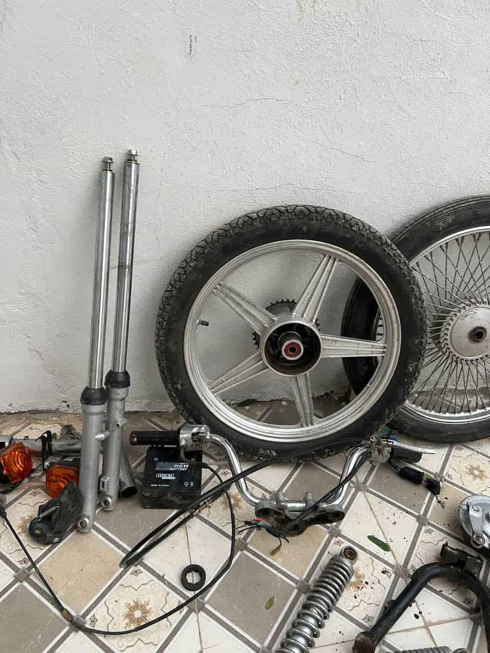 غراض ايراني للبيع قيم و أخذ
***********
