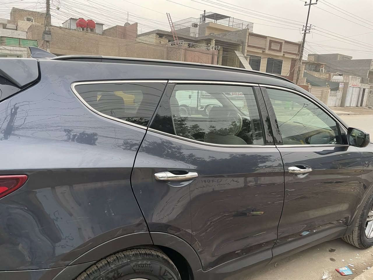 سنتافي 2017 امريكي مراوس ب BYD
ضرر وبنيد وجنطه معمرات نفسهن 
مواصفات اعتياديه 
محرك 2400GDIوكير كفاله
حداده جديده
ادامه كامله للسياره مينقصها شيء 
رقم بغداد بأسمي تحويل مباشر 
ماشيه 113 
تحكم ستيرن كامل 
بغداد الامين 
***********
