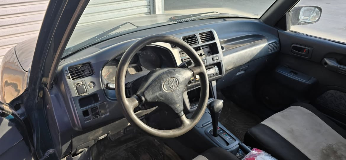 راف 4تك باب السياره حلوه ونضيفه يرادله ملحضات بصيطه سياره جديده اته ماتيك مكينه كامري سعر السياره 32$وبيه مجال مكاني ديالى بعقوبه ***********
