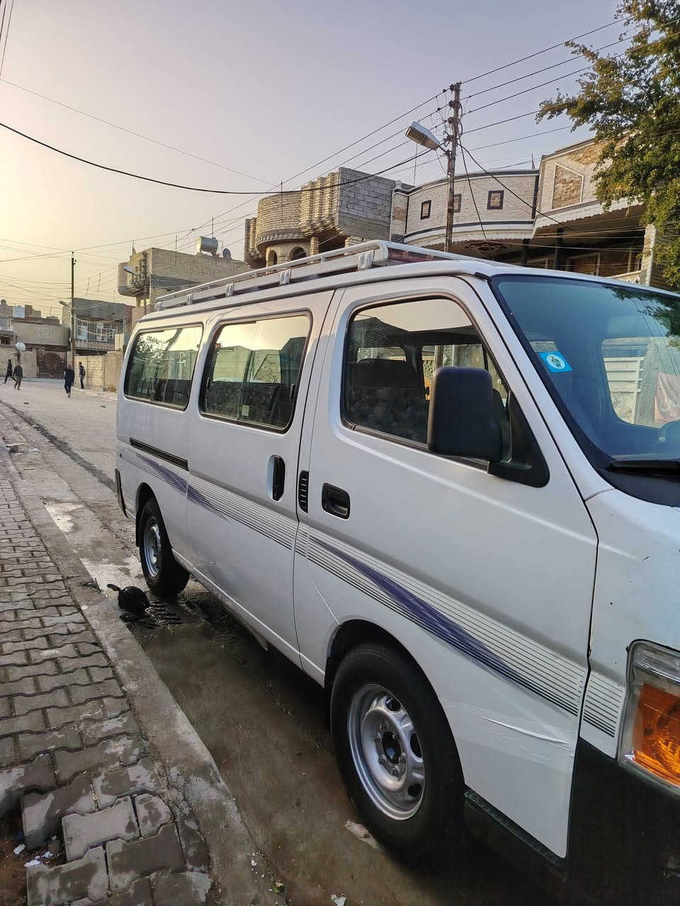 السلام عليكم سياره نسيان يروفان  موديل 2013 كفالة عامة وضع الشركة مكينة كير اكسنل حدادي  دوشمة جديدة السنوية ل 30 رقم انكليزي العنوان بغداد رقم الهاتف ***********
