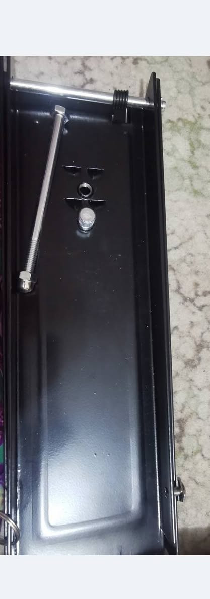 هو كسارة علب ومشروبات معدنية تعمل بالقدم.
الاستخدام: مصممة لسحق علب القصدير والزجاجات البلاستيكية لتقليل حجمها بنسبة تزيد عن 50% لسهولة إعادة التدوير. 

المميزات: تصميم شديد التحمل مصنوع من الحديد والستيل المطلي. 

التخزين: يمكن طيها وإغلاقها بشكل مسطح وزن ثقيل سعره مع توصيل ٢٥ الف


**إذا كنت صاحب هذا الإعلان وتريد حذفه لأي سبب، رجاءا أرسل رسالة إلى الدعم الفني**