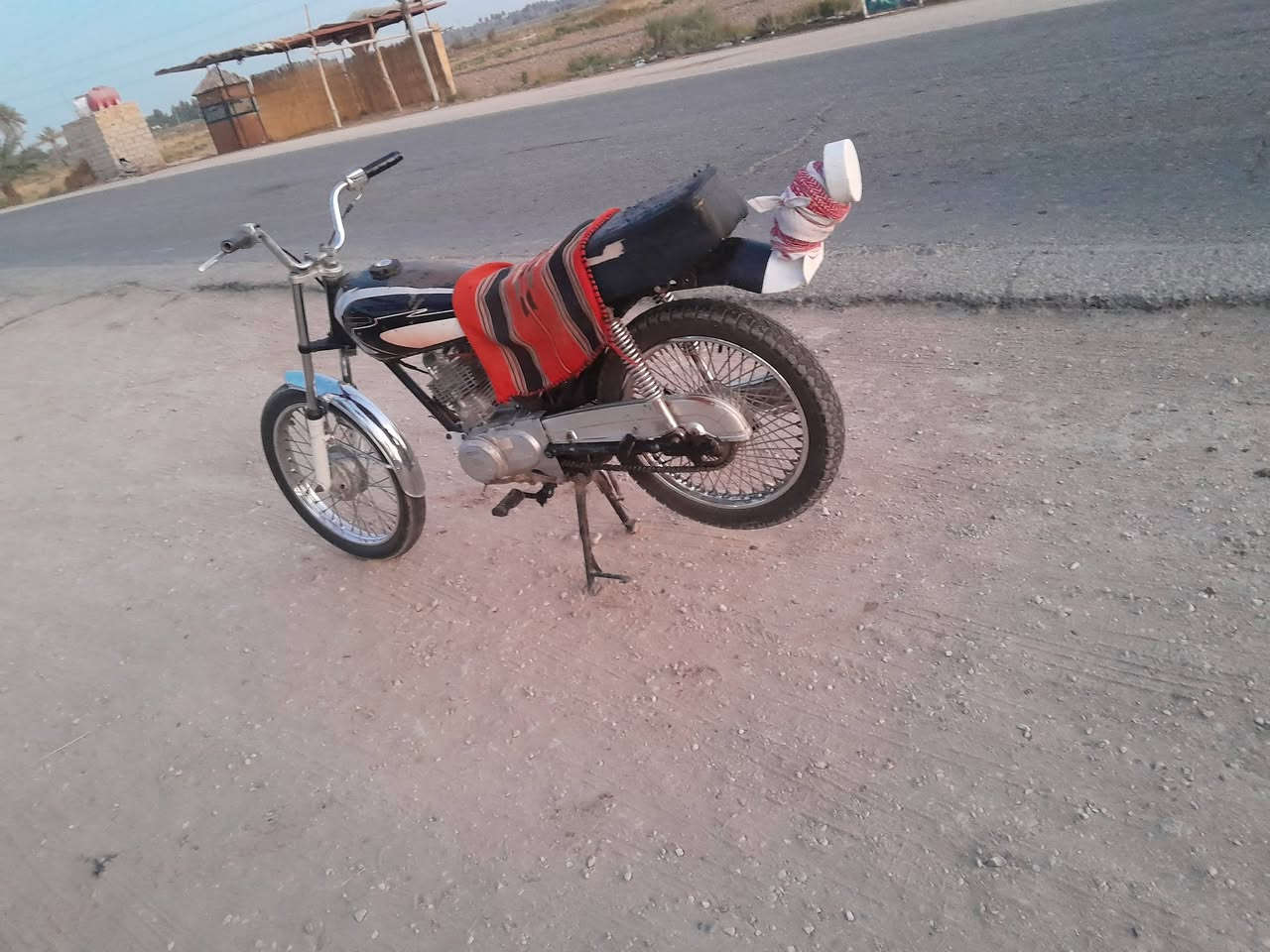 دراجه للبيع كلك سعرها ٢٥٠ مكان شاميه الشراي يعلق واني اراسله او يتصل ***********
