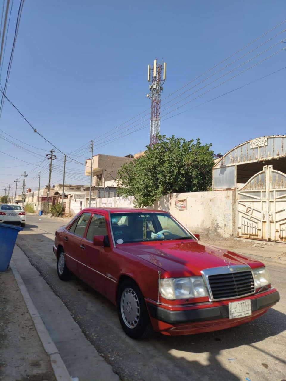 السلام عليكم مارسدس موديل 87 محرك وكير بطه 2500 ديلكو  مكفولات رقم بصره سنويه جديده تبريد شغال كهربائيات كلها شغاله مصبوغه جماليه بدون ضربه السعر ٦٠ مكاني ميسان المجر الكبير الاتصال ***********
