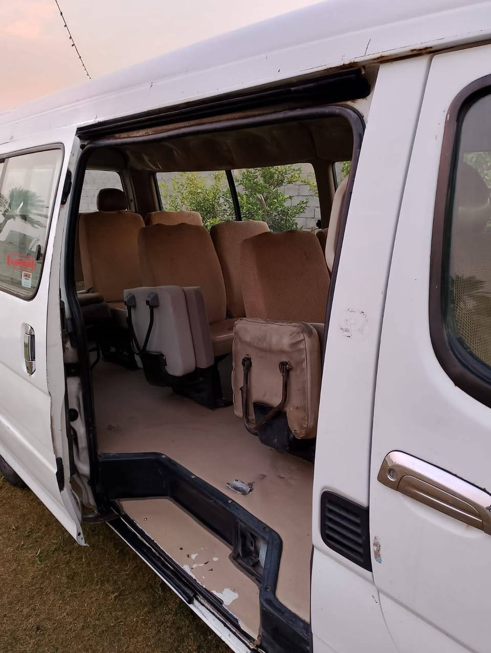 سلام عليكم اجوان ١٤تخم تاير جديد تبريدشقال سبلت كهربايات محرك كير اكسل مكفول صدر الخلفي نفض المامي بس روس رواط خط وبحث مرور مصفره رغم نكليزي شرط التحويل كبل عقد مروري مكانهه شمال بغداد مدخل العبايجي شواصي رغم شاصي بليته كله بلاد سعر ٧٥وبيهه مجال ***********
