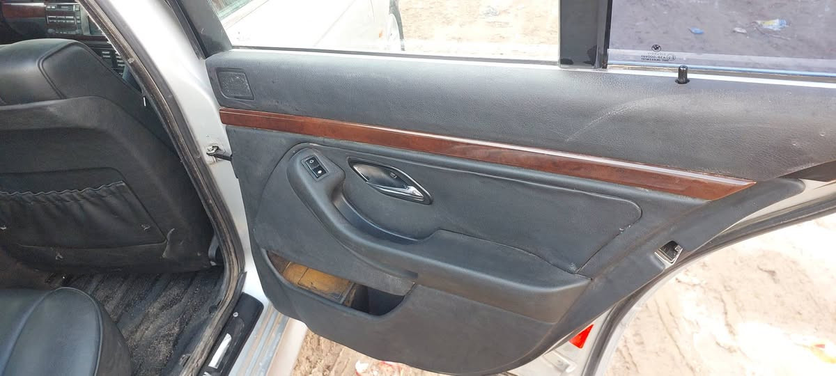 بي أم ٥٢٨ صقر كير محرك جديد دواخل جديده السعر ٧٥ اتصال ***********
