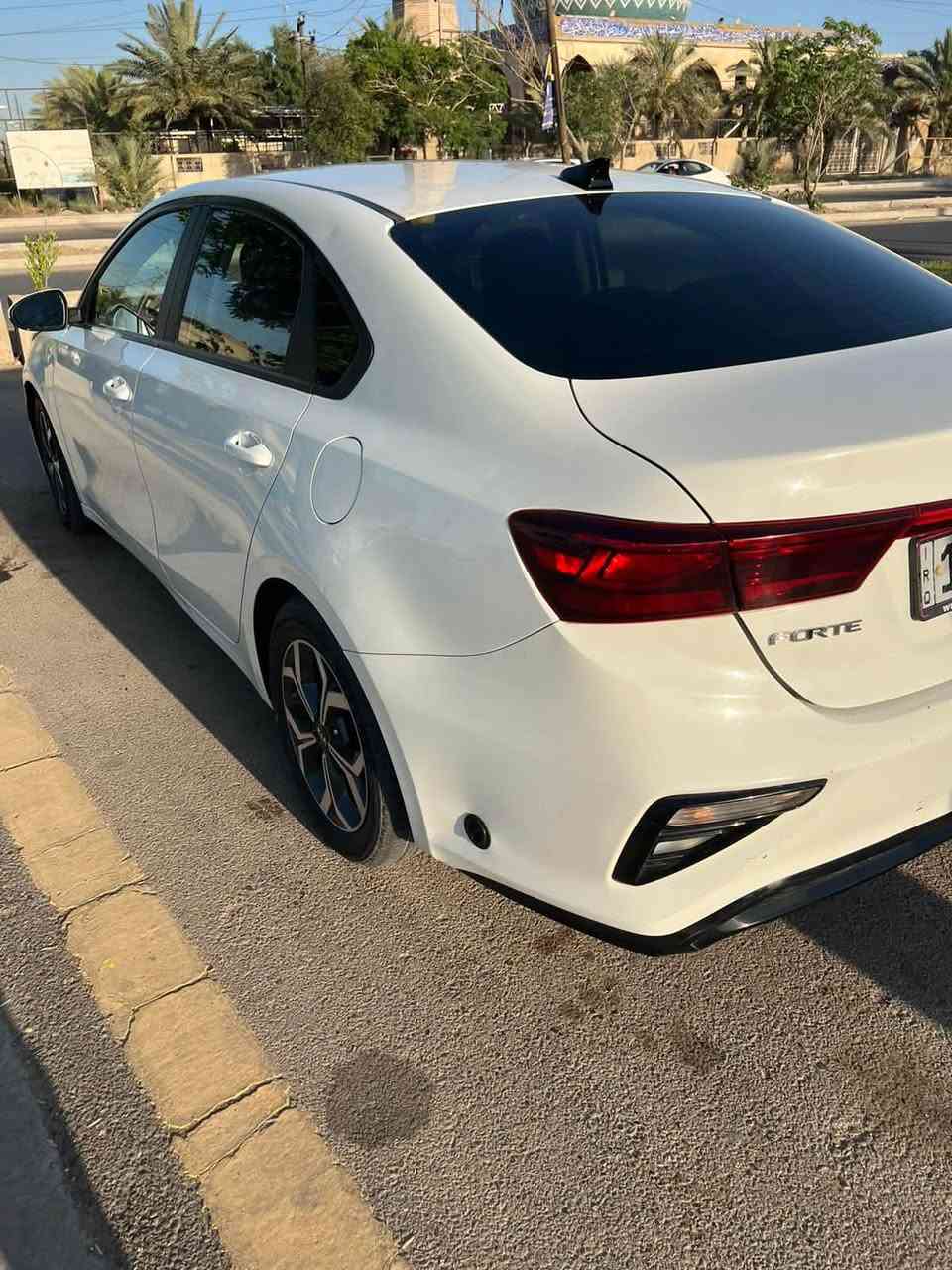 السلام عليكم
كيا فورتي مديل 2021 امريكي محرك 2000 دوش رقم بغداد انكليزي باسمي تحويل مباشر 

السياره حادثها موضح بلمنشور البنيد مبدل بلادي والجاملاغات راجعت ع البارد والتعمير مال الجاملغات مو مضبوط والشاصي بي تعمير 

بيها منضومة غاز والسياره كير مكينه مكفولات تدفئة تبريد و السياره عليها ادامة كامله ما بيها اي نقص ومواصفاتها معروفة نص فول بدون فتحة وبصمة ماشيه 83 الف ميل  

مكان السياره بغداد الكرخ والسعر 105 وبيها مجال بسيط هاتف ***********
