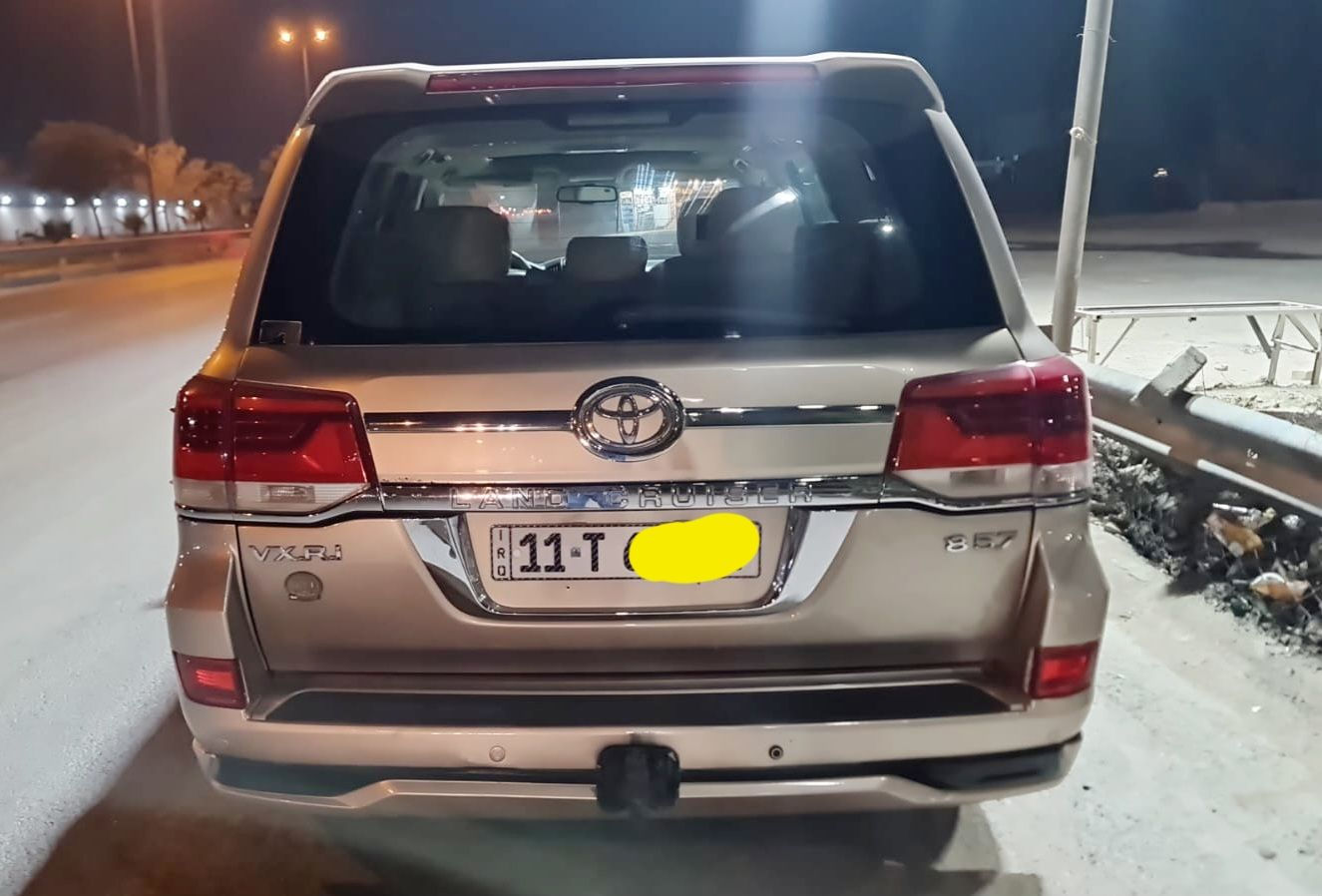 لاندكروز موديل 2008 لون مميز محدثة سيارة قمارة بلادية صبغ حزام للجمالية فقط سيارة مكفولة من قمارة وتكم وجاهزة من صدر وتخم تاير ومال بيت وجناي وماتصرف عليها شي ان شاءالله السعر 240 وبي مجال مكاني بغداد العامرية 
***********
