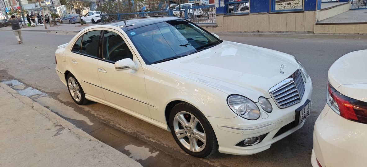 السلام عليكم
مارسيديس 211 موديل 2008 للبيع 
مكينه 350 فورماتك ملغي رقم بغداد بأسمي بانوراما شاشة كامرة كشنات تدفئة برده خلفيه وبردات ابواب منضومة زنون عدسات اصليه كير مكينه لووك  منضومة بانزين متكامله مجاول بلكات ايرفلو فيت بم فللاتر كوله جديد للبيع ***********
السعر 138 وبيها مجال بسيط
