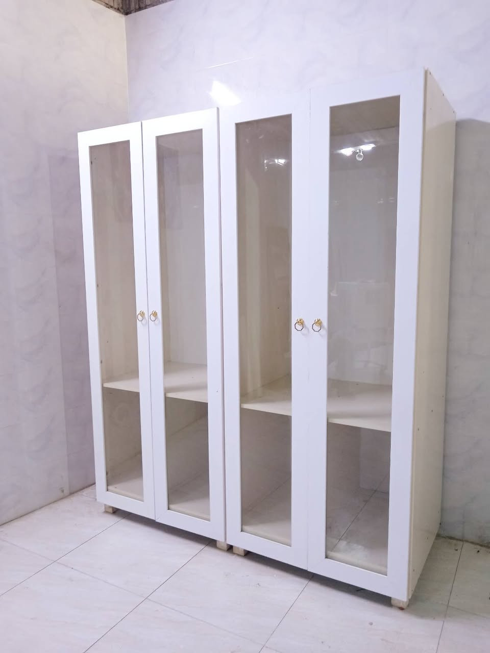 کانتۆر 4تاک
2پارچە
بێعەیب
نرخی 130 هه زار
***********
***********
سلێمانی السليمانية, العراق
