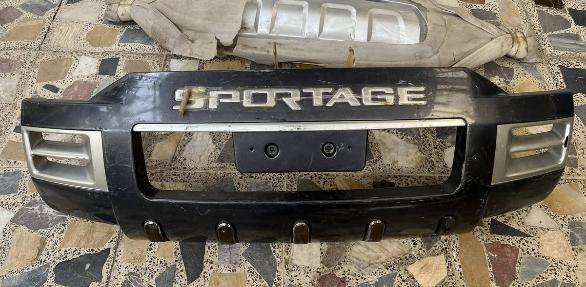 سلام عليكم اخوان … 
متوفر درع سبورتج امامي جديد غير مستعمل موديل ٢٠٠٥ الى موديل ٢٠٠٨ 
بدون قواعد التثبيت 
 السعر ٣٥ الف 
بغداد -المشتل 
للاتصال ***********
