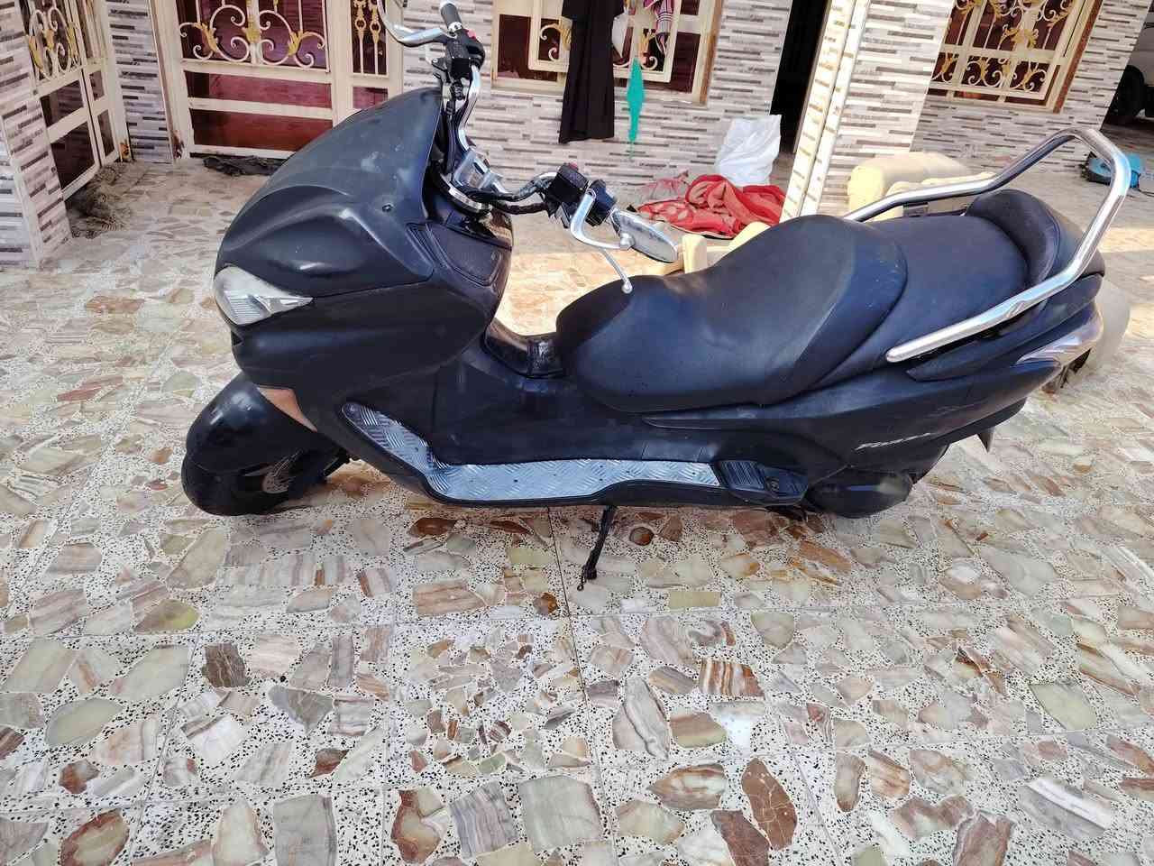 السلام عليكم عندي فورزه البيع عوزه تاير خلفي فقط  مكاني بابل القاسم *********** السعر 450
