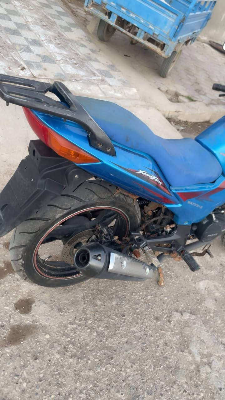 السلام عليكم عيني عندي دراجه بونده دايوان للبيع عنواني واسط قضاء الاحرار وهذه رقمي ***********
