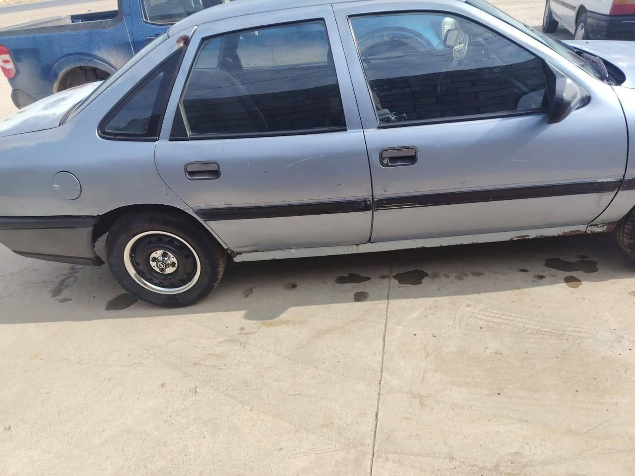 سلام عليكم فكتره موديل ٩١ فوال مكينه كير فوال صدر جديد تخم تاير مشروع وطني  صاحبي جيراي السعر ٣٥ وبيه مجال قليل رقم الهاتف ***********
