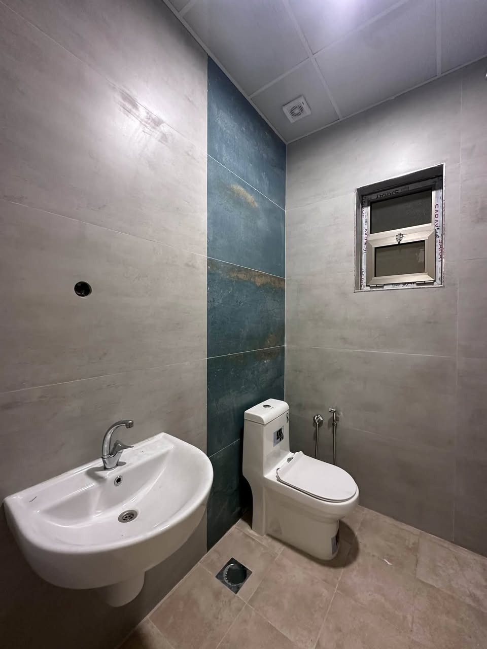 اللهم صلي على محمد وال محمد 🌹❤️
المطور الأول في الكرادة.. ✅

الريادة في التنفيذ والإتقان في إدارة الأملاك."

فخورون بإدارة أكثر من 210 مبنى بكل ثقة وإتقان

___________________________________

مبنى رقم 55 

شقق الايجار حديثه درجى اولى غير مسكونه زيرو 

اخر قعطه في مبنى رقم 55 

بسعار مناسبه جدا 

حديثه درجة اولى Vip

كرادة شارع 42 قرب مطعم بتهوفن 

مساحه 170 م 

غرفتين وصاله مساحه كبيره مع حمام عدد 2 مع ملحقاتها  

مصعد 24 ساعه ✔️

نفتح الآن باب الحجز للمشاريع قيد الإنجاز 🏗️

الاستفسار الاتصال على الارقام التاليه 

المهندس مهيمن اللامي 🫶

☎️***********

☎️***********

☎️***********
