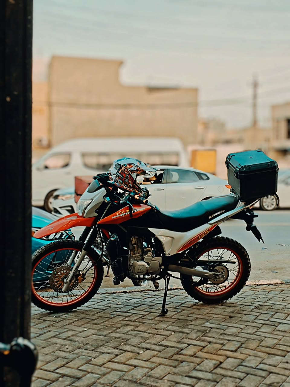 السلام عليكم دراجه للبيع موديل 22 داخله بال 25 ماشي 9000 مرقمه اربيل سعر واحد ونص عنون الدوره *********** مكينه مكفوله
