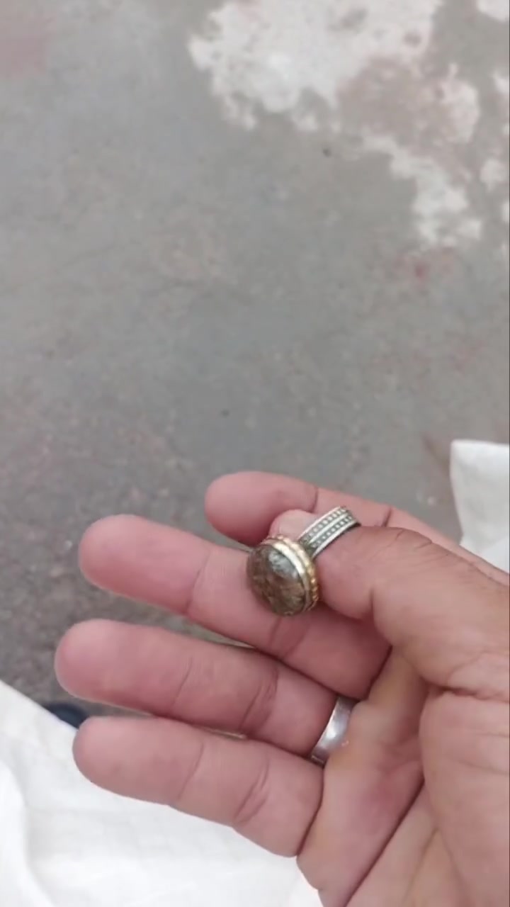 داودي قديم ذمه للبيع 

قياس (٢١-٢٢)


**إذا كنت صاحب هذا الإعلان وتريد حذفه لأي سبب، رجاءا أرسل رسالة إلى الدعم الفني**