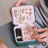 حافظة اكسسوارات