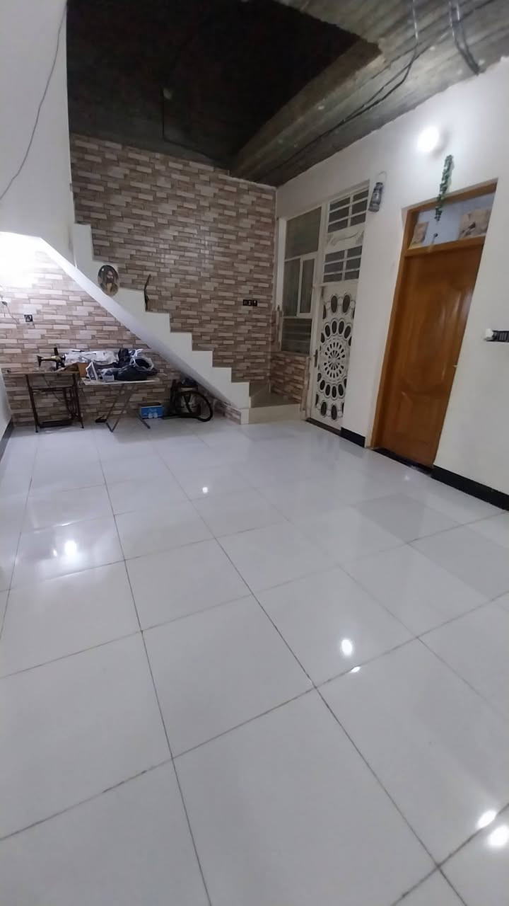 السلام عليكم
دار للبيع ٢٦٥متر زراعي 
البناء طابوك جمهوري الأساس وسكف صب كونكريت غرفتين وصاله ومطبخ حار 🔥 
ومطبخ بارد   🍺 
وستقبال وحمام داخلي وخارجي 
كراج حديقة محل #السعر ٦٥ وبي مجال عنوان الدار البراكية شارع المعمل خلف جامع الخزاعل قريب على شارع 
مكتب #بغداد للعقار 
وتساب ***********
