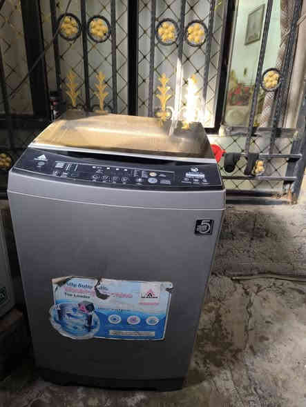 سلام عليكم ورحمه الله وبركاته غسالات اتوماتيك لبيع سعر الوحده 200وبيه مجال وحده الحافض وحده سامسونك مستعمل شي بسيط ما بيه اي عطل ***********
