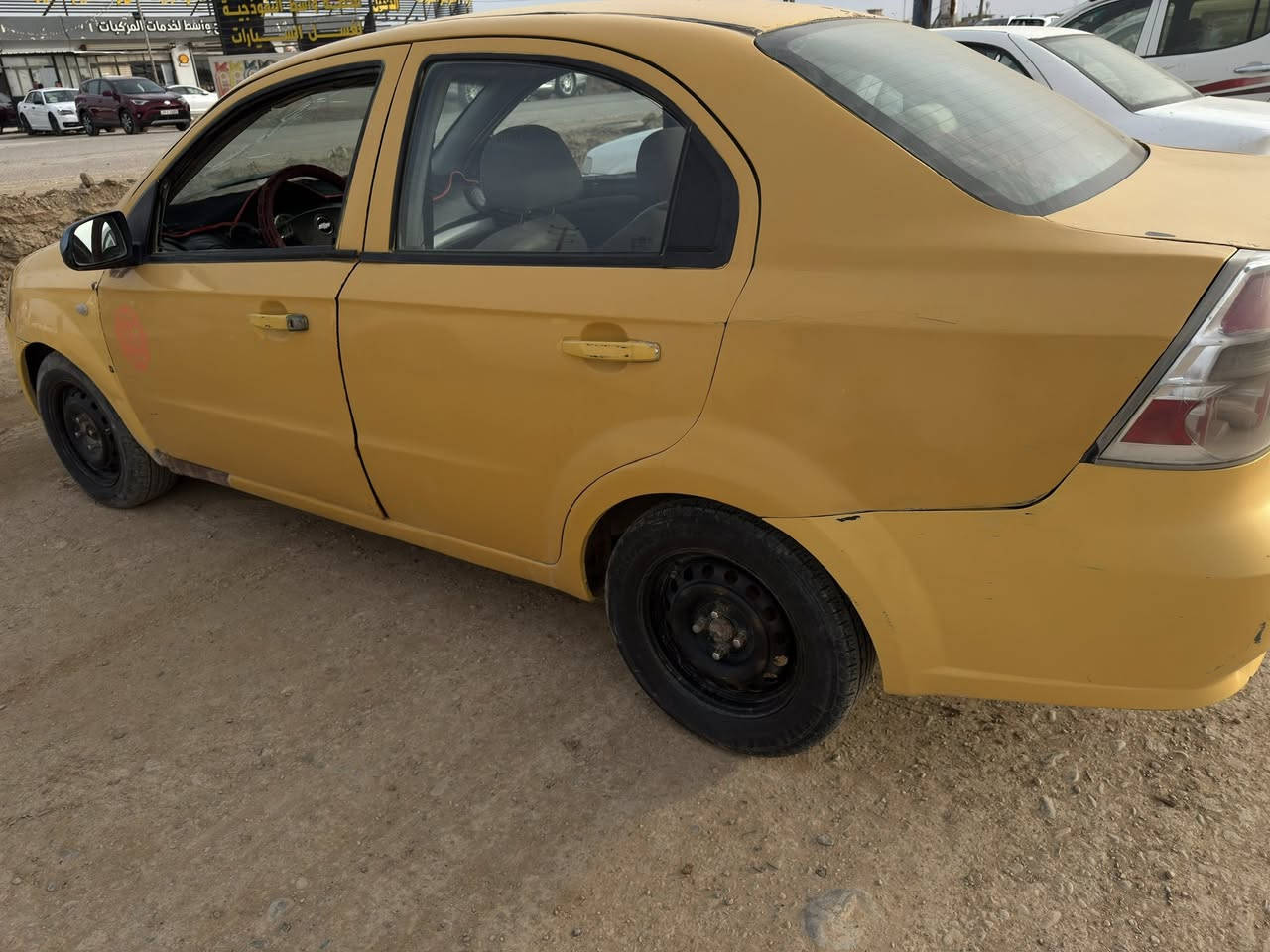 افيو موديل ٢٠٠٨ سياره جاهزه كير مكينه كفاله هيه وقرامات وتحويل كلهن عليه تحويل ثاني يوم سياره بكانها كوت مركز سعرها ٢٠ نهايتها ولاتعامل تفيدك خابر متفيدك لوتريد الف ماطيح تحياتي الكم العزاز الكشر معليه بيه قرامات تحويل فقط ونهايتها ٢٠ رقم تصال ***********
