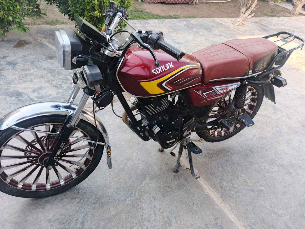 سلام عليكم دراجه كله كامله  مناقصه كلشي  موديل ٢٥ السعر ٦٥٠ وبيه مجال رقم الهاتف ***********
