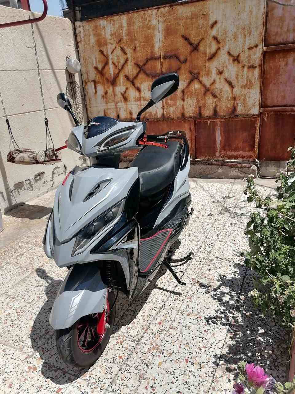 للبيع فقط دراجه سكنس لد  موديل 2025  ‪نظيفه و مرتبه ماناقصها اي شي كامله مكينه خرسه ناعمه كلش  ريشه بالمشي مامفتوحه الدراجه بلاديه بصمه تشغيل وقفل عن بعد وحمايه ضد السرقه الدراجه جديده بحالة الوكاله
المكان /ابوالخصيب _العوجه
 واتساب  ***********‪
