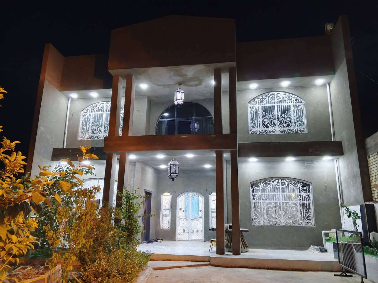 السلام عليكم عقار للبيع مساحة 500 متر 
 بناء جديد 2026   سند 25 بيت جديد مابي أي نقص
متكون من 5 غرف نوم و5 صحيات ومطبخ عدد 2
مكانه كربلاء البوبيات عامود 94 
للاستفسار   ***********
متواجد خاص
