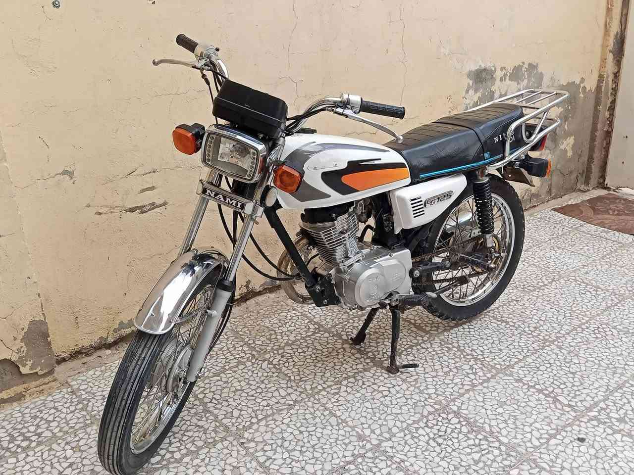 سلام عليكم دراجه أصولي موديل 19 مكينه 23 تعمير 25 دراجه بطله شلعه ومعدل فووول دراجه حلوه معايزه شي ب600 وبيه مجال قليل شراي اتصل *********** مو شراي لا تعبني رحمه على موتاك
