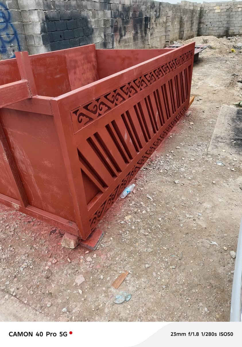 سلام عليكم عندي محجر جديد ماصاعد على ضهر سياره للبيع
الطلب و الاستفسار على رقم 
***********
