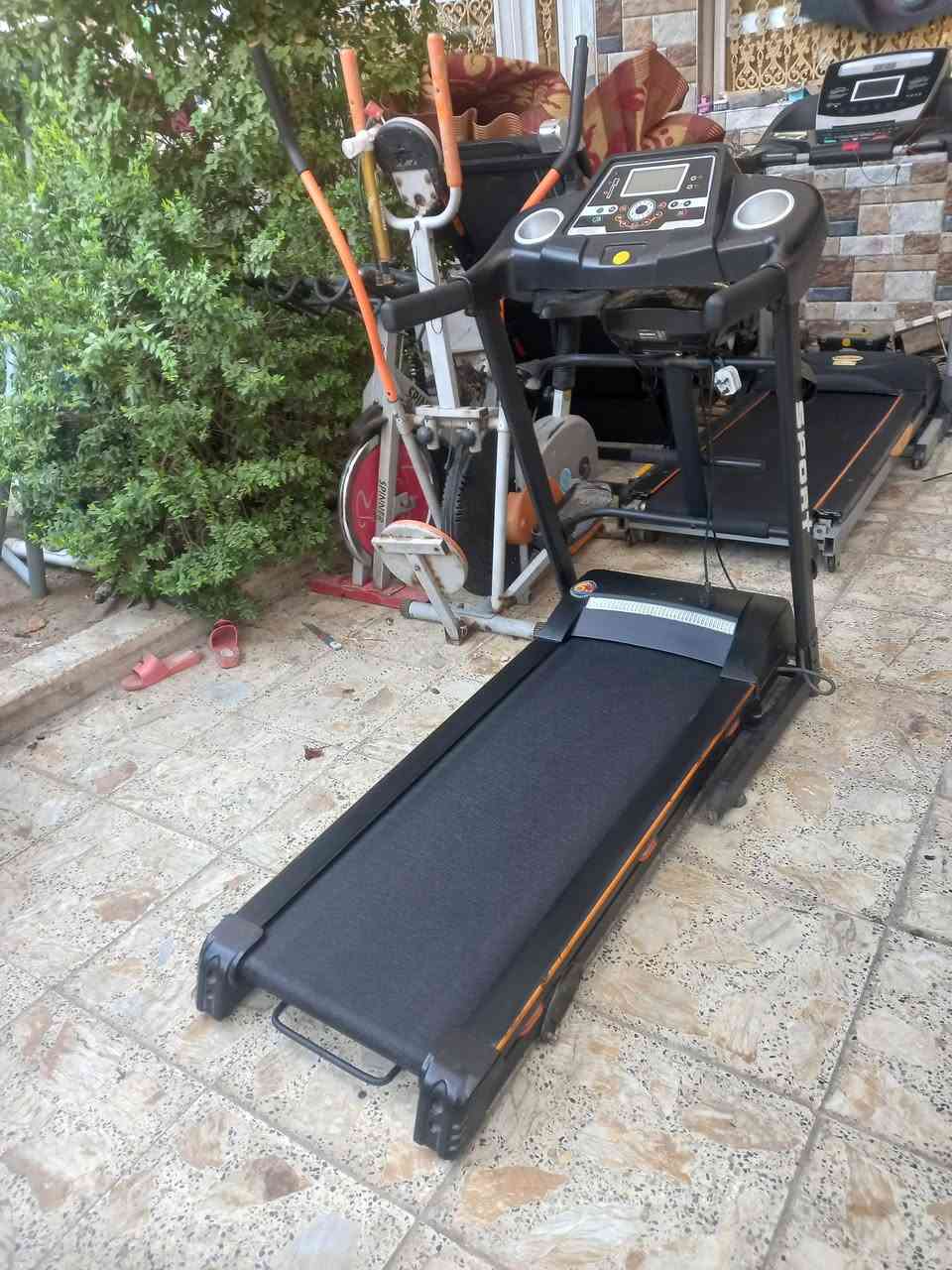 جهاز جري استخدام منزلي نضيف جدا وزن يتحمل ١٦٠كيلو دبل ماطور جبلي سعره ٢٢٥ بي حزام تكسير شحوم تدليك جسم كامل موصفات مبي ثري سماعات بلوتوث نبظات القلب سعة الحرار تمرين مال معده مال شناو العنوان بغداد 
‎***********
