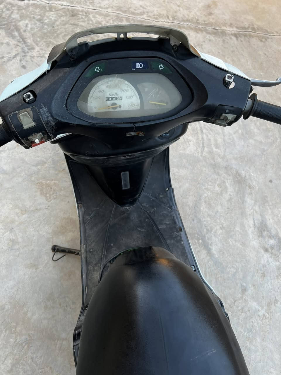 دراجه فراشه نضيفه وكهربائياتها كلها شغاله وبيها باتري ومكينتها زينه وحلوه بالمعدل بس بيها بخار والباتري نقص شحن وتشتغل وتمشي وحلوه الدراجه مكاني نجف عباسيه رايدها ب250 ما تحصل هيج نضافه بهيج سعر  للاستفسار اكثر اتصل على ***********
