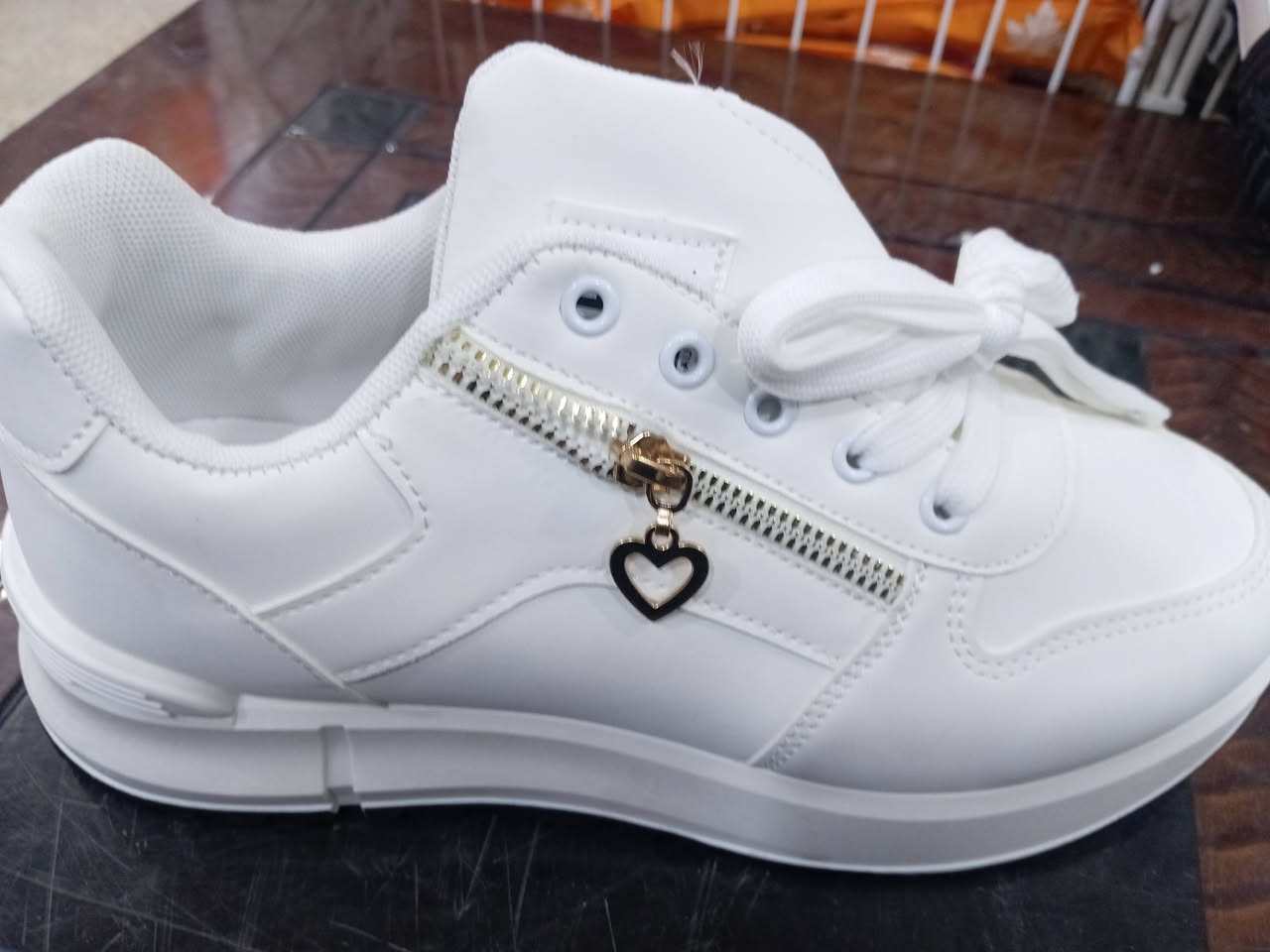 اخذيه بناتي من ٣٦ إلى ٤١
عنوان نجف مدخل سوك جزيزه خلف مأكولات سجاد ابو بتزا
توجد خدمه توصيل للاستفسار ***********
