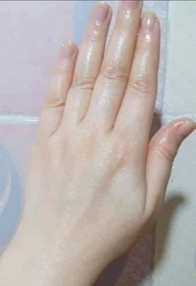 رجعنالكم بقوه 
منا للعيد وجهج يضوي ضوي يعني بعد لا تصبغات ولا هالات ولا وجه شاحب 🫩
وجهج راح يصير كيمر والخدود ورديه☺️👱🏻‍♀️ وأمانة الله وهذا شهر رمضان مابيهه لا درمودين ولا اي عصاره ثانيه 
يعني خلطة مغذيه ومعالجة وماتسبب اي اضرار حته بعد ماتركيهه بداعة رزقي احلفلج حته تاخذين وانتي مأمنه 
السعر 10
السماوه السوق الفوكاني داخل مجمع ابو مهدي محل زهراء العبودي يوجد خدمة توصيل


**إذا كنت صاحب هذا الإعلان وتريد حذفه لأي سبب، رجاءا أرسل رسالة إلى الدعم الفني**