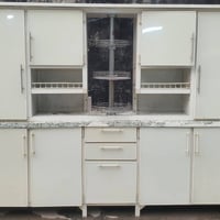 متاح كاونتر 3قطع مترين ونص والسنك متر و30 السعر 275 وبي مجال حك الجية ...