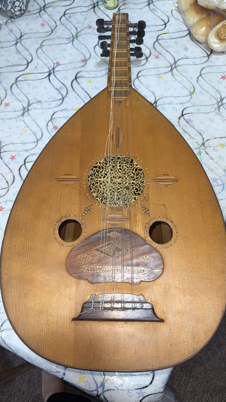 السلام عليكم عندي عود للبيع للمبدع جميل جرجيس سنه الصنع 1935التواصل على الخاص


**إذا كنت صاحب هذا الإعلان وتريد حذفه لأي سبب، رجاءا أرسل رسالة إلى الدعم الفني**