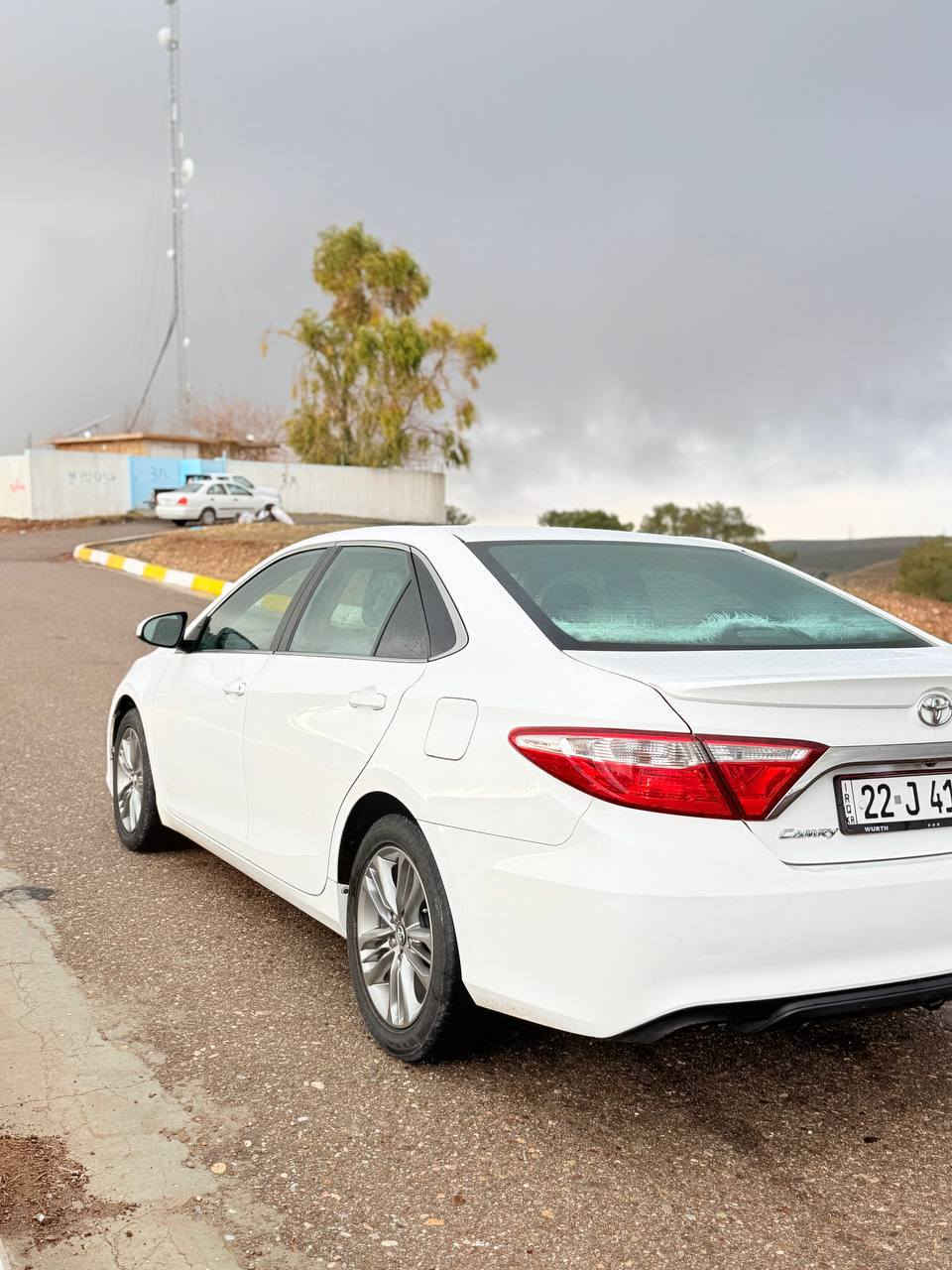 كامرى 2017 SE
مواصفاتة معروف 
ماشي 90 ميل 
جاملغ سكن تجارى 
نص باب و ربع بونيت بخ 
بدون دواخل حتى أرباك بلادى 

هزة جديد
سنويه جديد لحد 2028
تحويل و كالة نفس يوم اذا اتريد 
سعر 170
مكان 📍كركوك 
*********** كركوك, العراق
