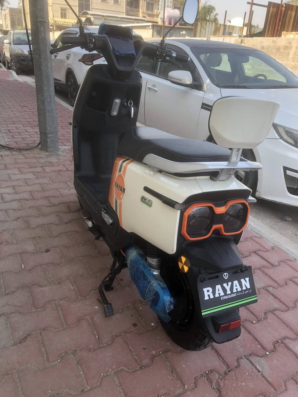 السلام عليكم ريان تالج ام عيون موديل 25 دراجه استخدام شهر ونص اذا مو اقل كل ملحقاتها موجوده وصل الشراء استخدام قليل وعن الحلال والحرام بيها شويه شخوط كولش بسيطه ممبينه اصلن دراجه كفاله عامه سعرها750وبيها مجال اي استفسار ***********مكانها بغداد خلف وزاره الخارجيه وتساب محمول للشراي فقط
