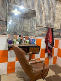 يوجد محل حلاقه لل بيع ميزين كرسيين اربع أمري مقسله قنفات مبرده مولد  م...