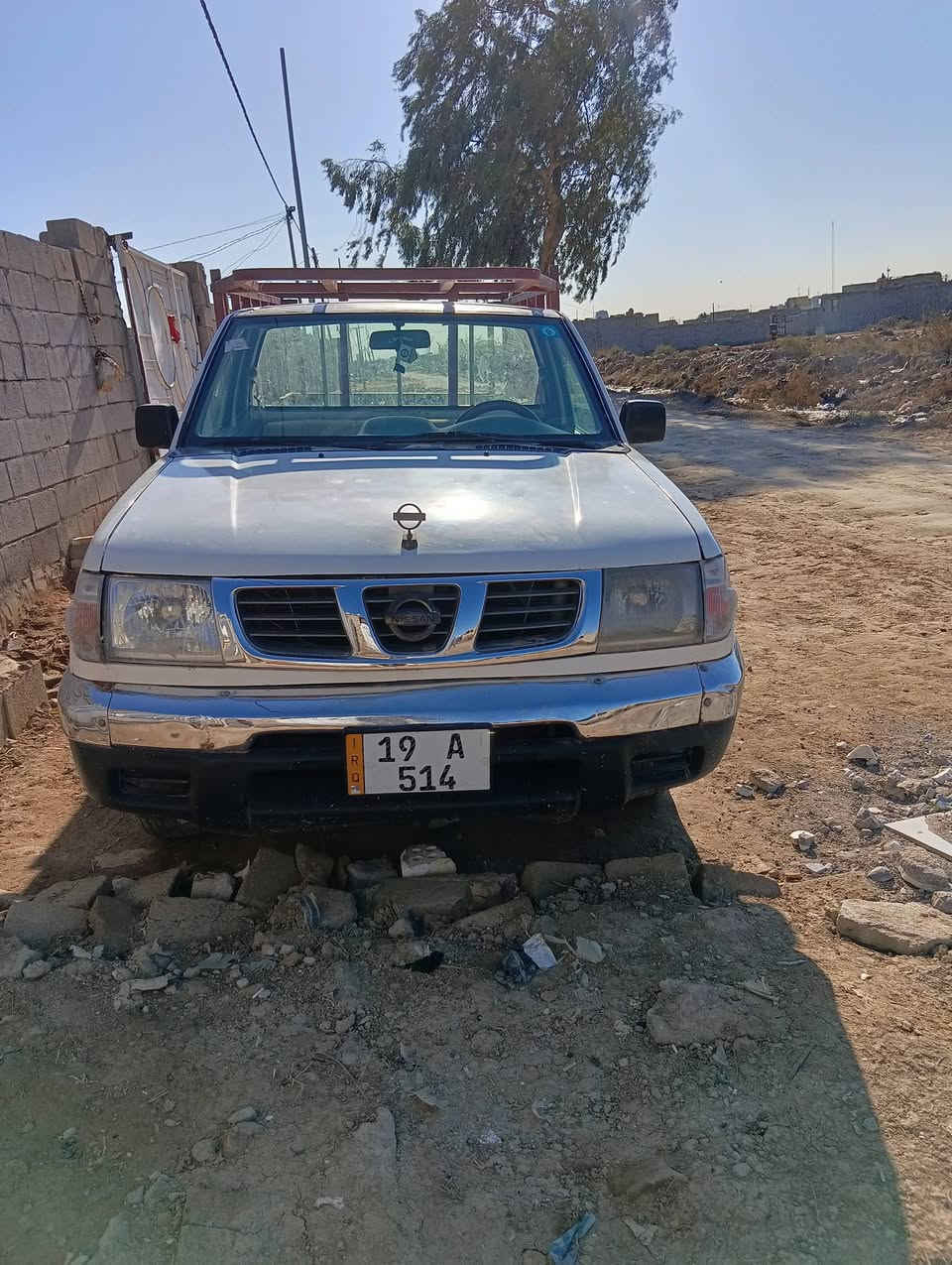 سلام عليكم بيكم نيسان موديل 2002سياره جاهزه و بسمي تحويل وين ما تريد مكينه بخاخ تبريد  بس الغايش و يشتغل مصبوغه جماليه تخم تاير سياره عليه ادامه كامله يعني ما عوزه برغي مال جناي مكان واسط العزيزيه سعر 80وبيه مجال شراي يتصل ***********
