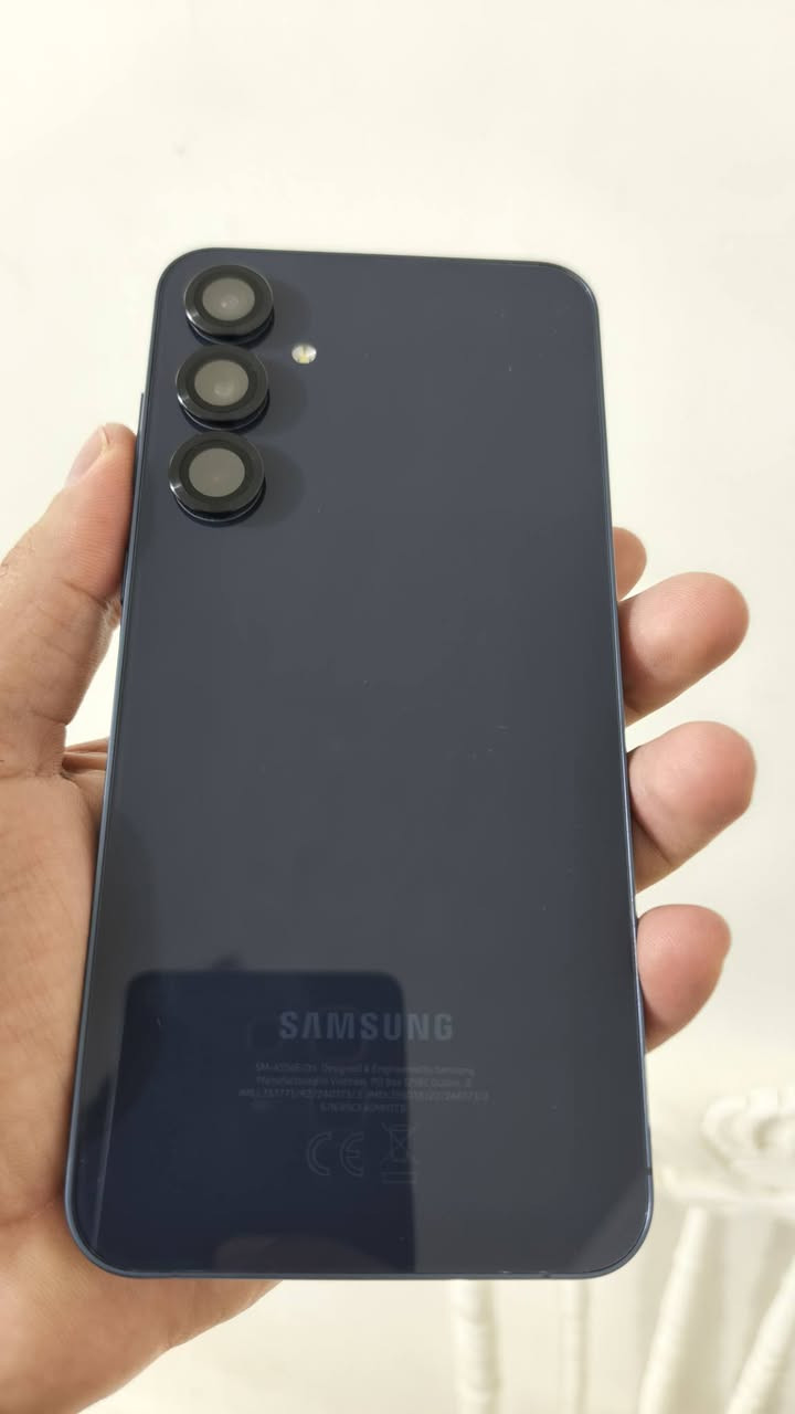 السلام عليكم
سامسونك a55 ذاكرة 256 +8 اخوو جديد مستعمل كلش قليل مكفول من كلشي نضافة 100٪ زلغ واحد مابي مخليلة لزكة وحماية مال كامرات وحافضة 
سعرر 335 بي مجال بسيط


**إذا كنت صاحب هذا الإعلان وتريد حذفه لأي سبب، رجاءا أرسل رسالة إلى الدعم الفني**