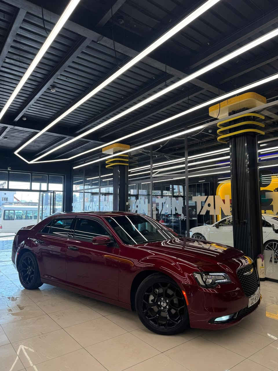 🚘 كرايسلر أوباما 2019 – S300 فول / 1-1
🌍 خليجي وكالة هارلم

مكفولة 

ماشية 47mi 

✨ مواصفات فول كاملة + بانوراما + جلد

المواصفات الرئيسية:

🔻محرك  6 سلندر – 3600cc

🔻كير 8 نمر – كير ماوس

🔻نظام وضعيات قيادة متعددة + سبورت

🔻تشغيل بصمة + تشغيل عن بُعد

🔻ستيرن كهرباء + شفتات ستيرن

🔻درگة خياط

🔻سقف بانوراما

🔻مقاعد جلد

🔻مقاعد أمامية كهربائية

🔻تبريد وتدفئة للمقاعد

🔻مقاعد خلفية تدفئة

🔻3 كشنات خزن

🔻مكان أكواب ساخن/بارد

🔻قيادة ذاتية 

🔻رادار

🔻مانع انزلاق

🔻كاميرات + شاشة كبيرة أندرويد

🔻مرايا جانبية قُلاب

🔻مراية داخلية تعتيم ذاتي

🔻زنون

🔻ستريتر كهرباء

🔻بردة خلفية كهرباء

🔻ويل 20 أسود

🔻دمّام بالصندوق

===============

السعر 275 وبيها مجال 
***********
