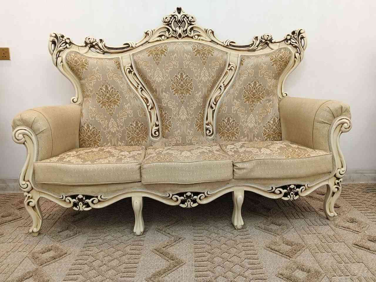 ‎تخم ملكي تركي عشر مقاعد قنفتين ثلاثيه اربعه اصغار خشب زان ثقيل نظافه 100/90 رقم الهاتف ***********‎ دكوك, كركوك
