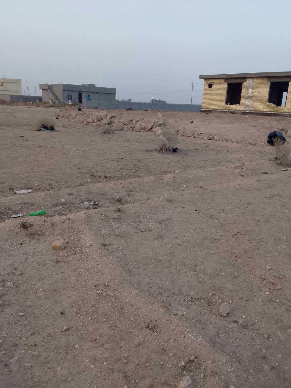 قطعه ارض للبيع مساحه 325 متر شارع 10 قريبه على الشارع العام العنوان الشهابي خلف معمل  الفلوجه السعر 7مليون وبيه مجال طابو صرف 25 وبيه مجال مي كهرباء كامل الهاتف ***********
