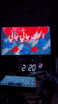 شاشه للبيع 4k شاشه نضافه فول مع ستاند متحرك السعر 300 قفل قفل للاستفسا...